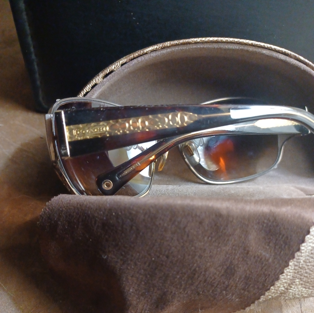 Alyssa Coach Sunglasses - Picture 2 of 4